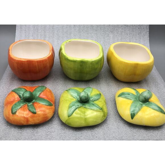 3 COLORFUL MINI CONDIMENT PEPPER SHAPED SERVING BOWLS w/LIDS (has chip) READ - Picture 4 of 10